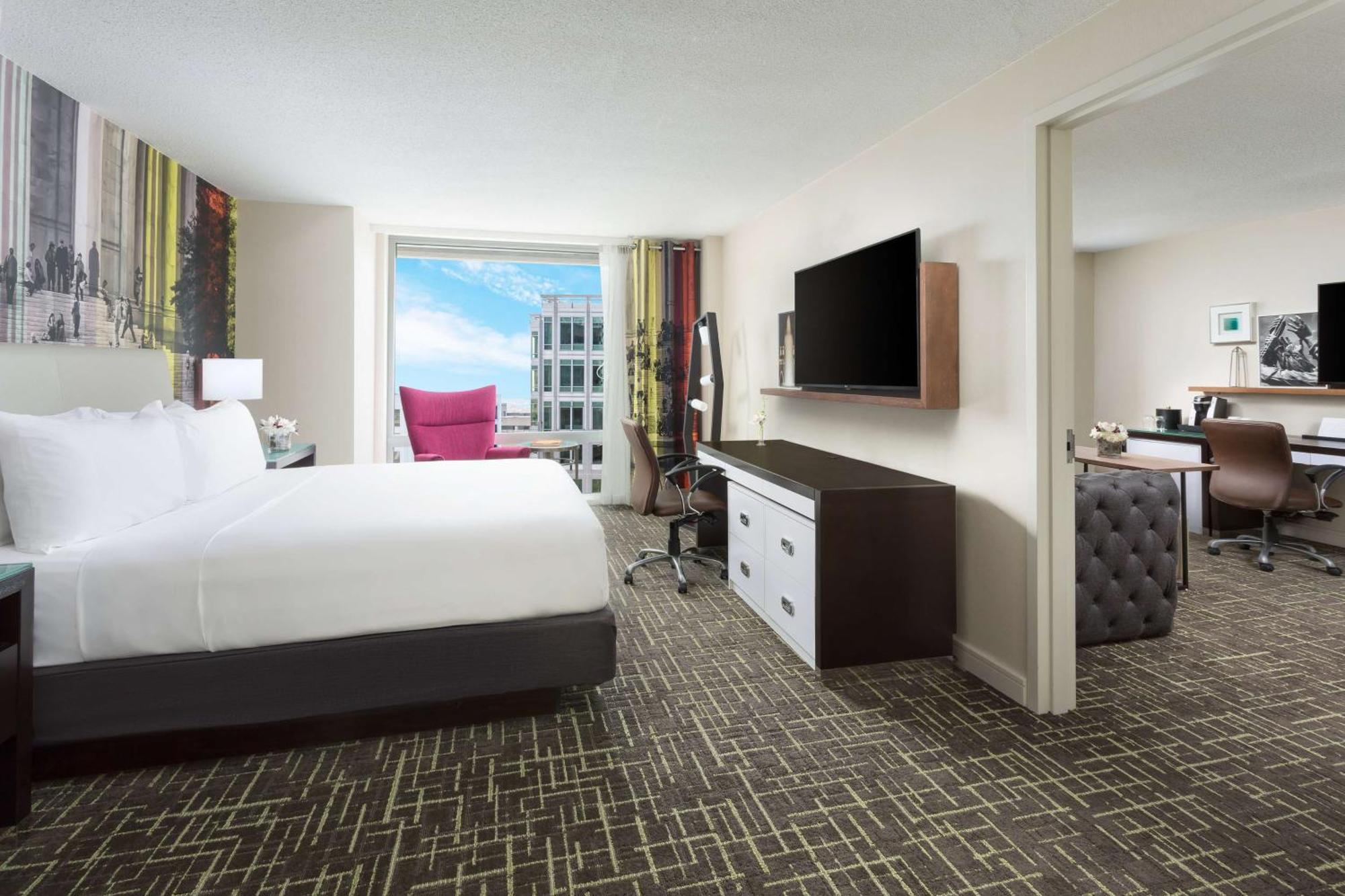 Executive Suite,1276839187:JPEG